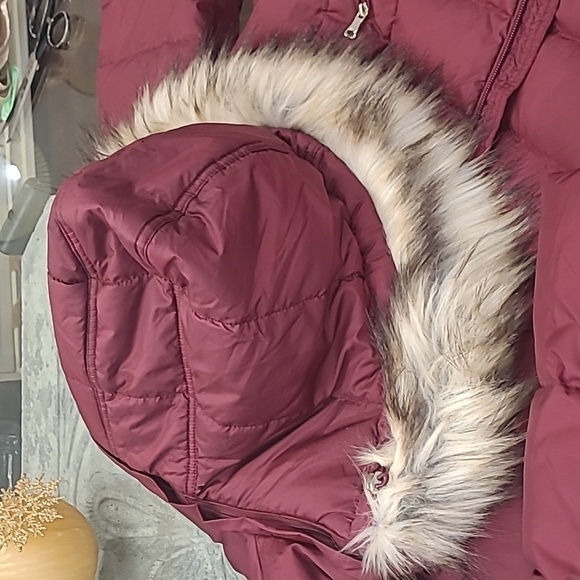 Calvin KLEIN women's LONG QUILTED FAUX FUR HOODED Burgundy PARKA XL - Picture 8 of 15